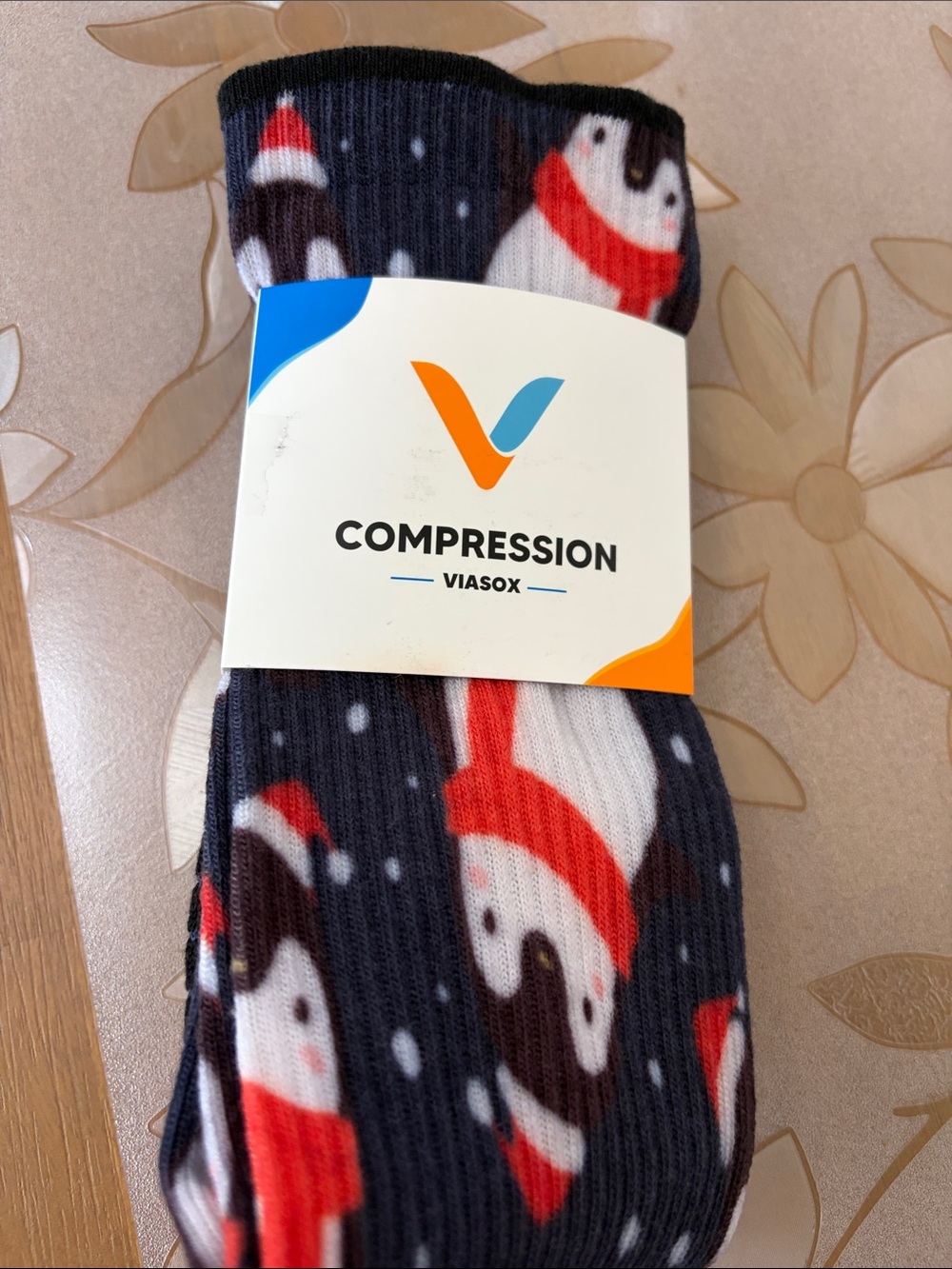 ✨NWT✨Viasox Compression Socks - Penguin Print